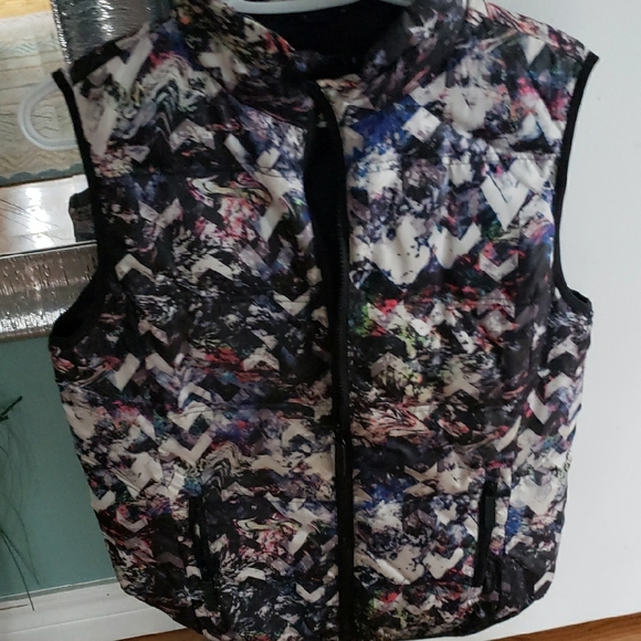 Tribal Multicolor Patterned Vest - Picture 3 of 6